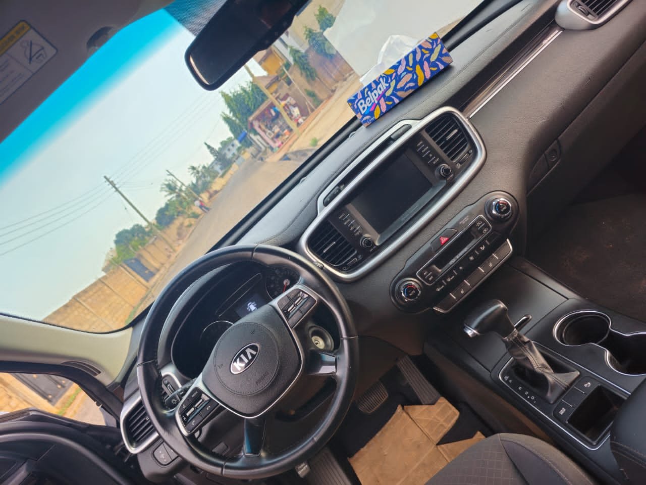 
								Kia Sorento LX FWD 2019 full									