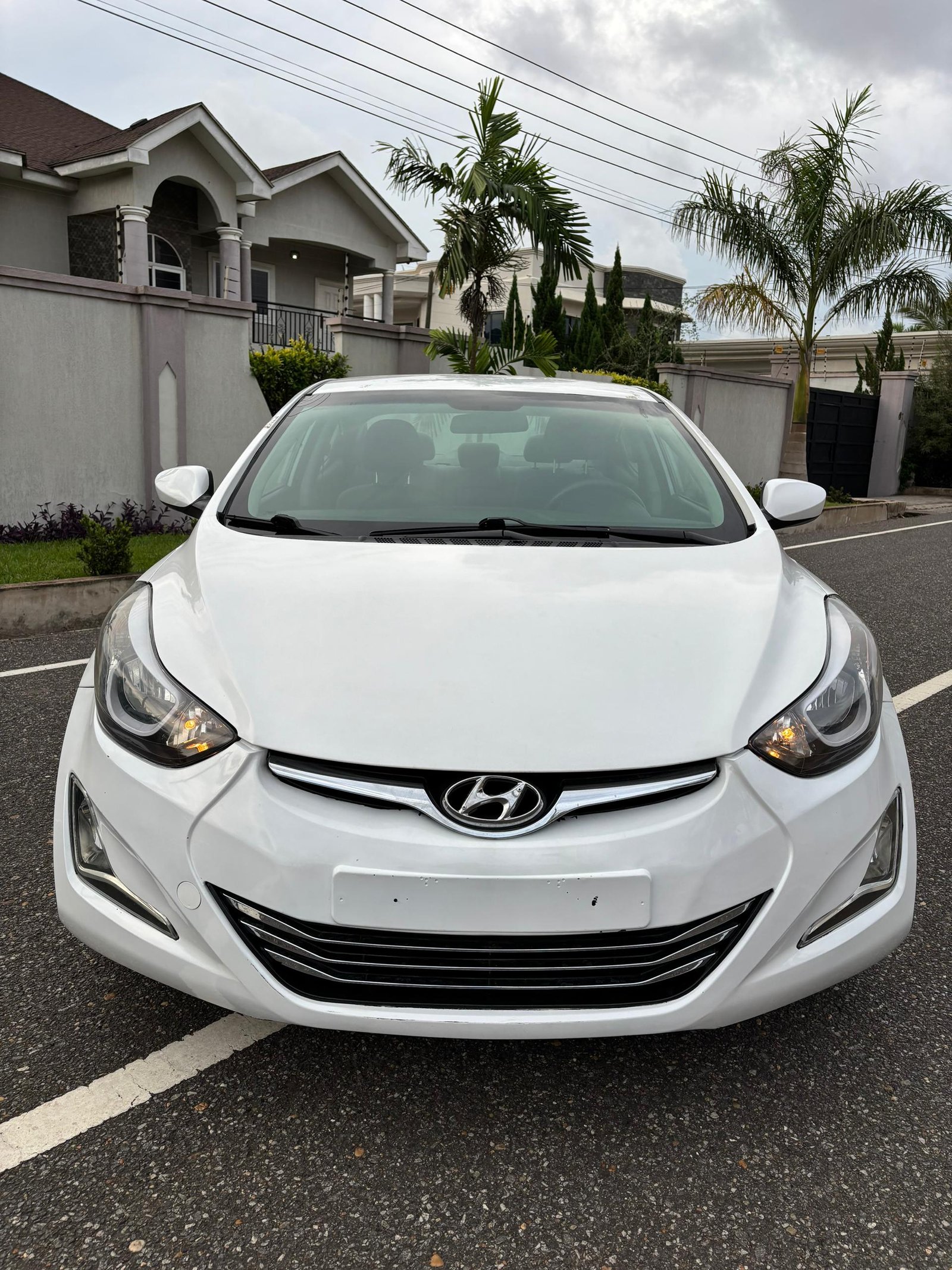 
								Hyundai Elantra full									